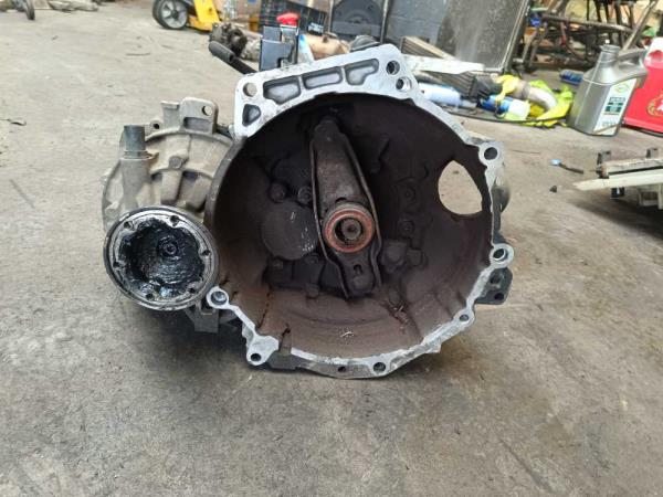 BOITE DE VITESSE MANUEL VAG 1.2 TDI CODE: MAL - Vue 2